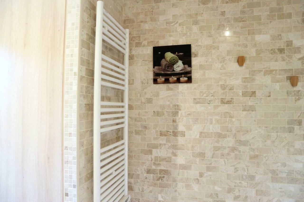 Gite Jet D'Eau Avec Piscine Interieure 30 Minutes Versailles Montainville  Exterior foto